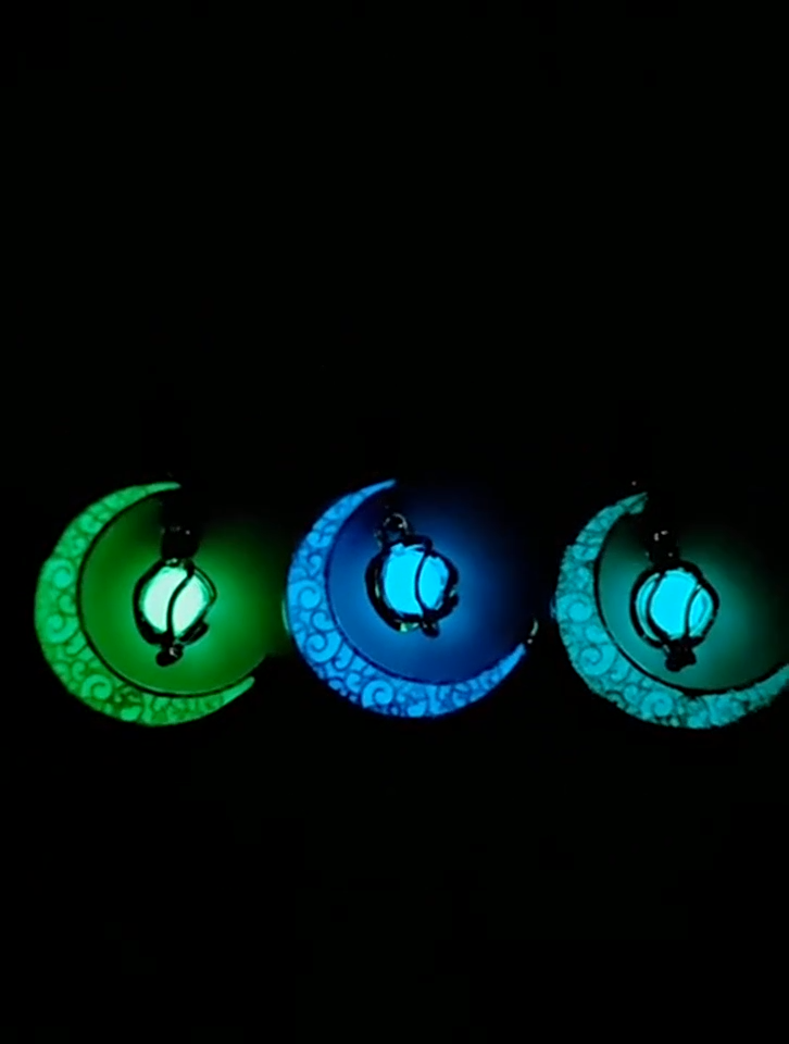 Glowing Pendant Necklaces Silver Plated Chain Necklaces