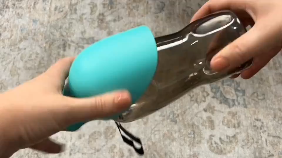 800ml Dogs Water Bottle Portable High Capacity Leakproof Pet Foldable Drinking Bowl Golden Retriever Outdoor Walking Supplies Pet Products