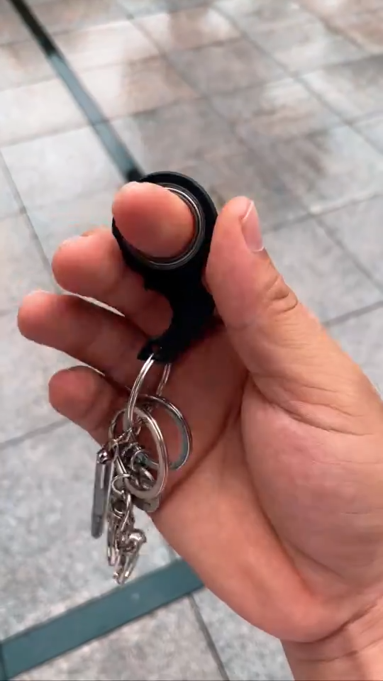 Creative Fidget Spinner Toy Keychain Hand Spinner Anti-Anxiety Toy Relieves Stress Finger Spinner Keychain Bottle Opener Kids Toy